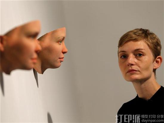 dna-based-3d-printed-portraits-chelsea-manning-displayed-nyc-gallery-3.jpg