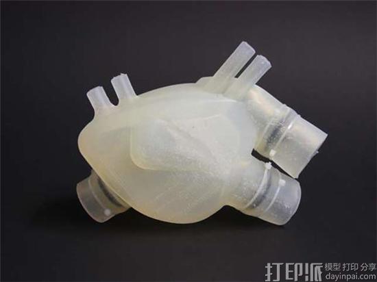 瑞士科学家研发像正真心脏那样输送血液的3D打印人工心脏.jpg