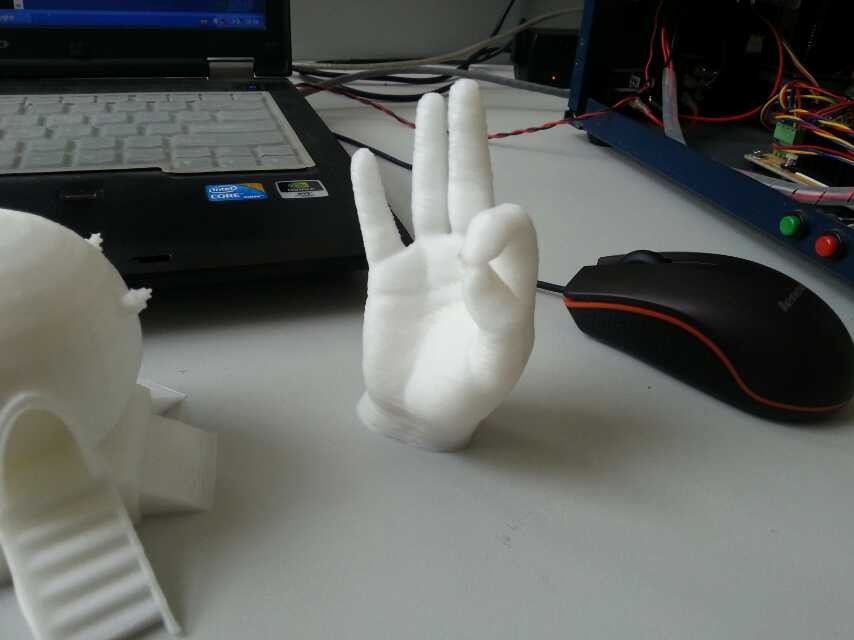 高二学生暑期带着3D打印走近老年社区