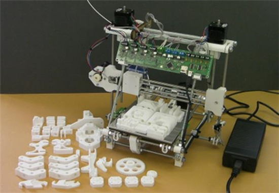 还有这种操作？  研究团队3D打印出一台能自我复制的3D打印机