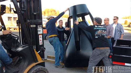 美国海军与ORNL合作开发出美军第一个3D打印潜艇船体 只花几天时间 美国海军与ORNL合作开发出美军第一个3D打印潜艇船体 只花几天时间