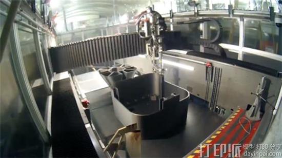 美国海军与ORNL合作开发出美军第一个3D打印潜艇船体 只花几天时间 美国海军与ORNL合作开发出美军第一个3D打印潜艇船体 只花几天时间