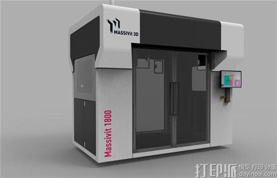真人大小的《七海游侠柯尔多》主人公3D打印模型坐在巴黎火车站前