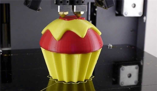 3D打印双色模型时需要按照颜色不同将模型分成两个文件吗？
