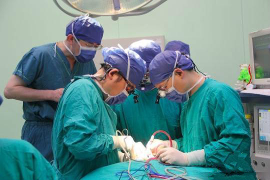上海医学专家率先3D打印人工颈椎椎体  令患者颈椎“再生”