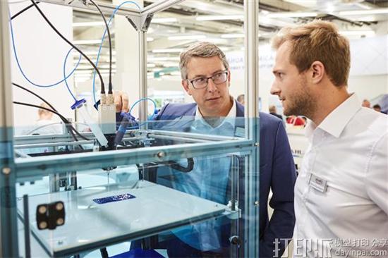 RepRap为其液体3D打印机开发出新的PU材料配方 可在室温下液态打印