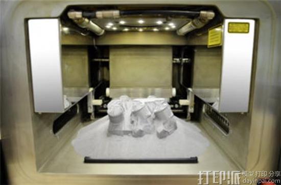 梅赛德斯-奔驰的首款完全3D打印的金属节温器盖已准备好上市