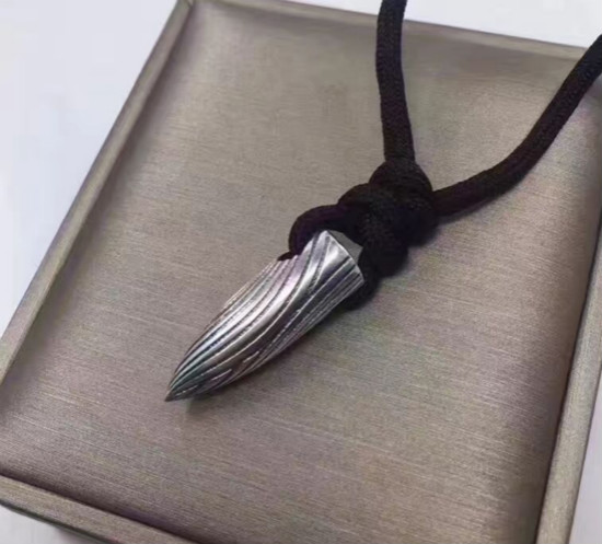 《战狼2》影迷福利  用3D打印技术打造“战狼版子弹吊坠”