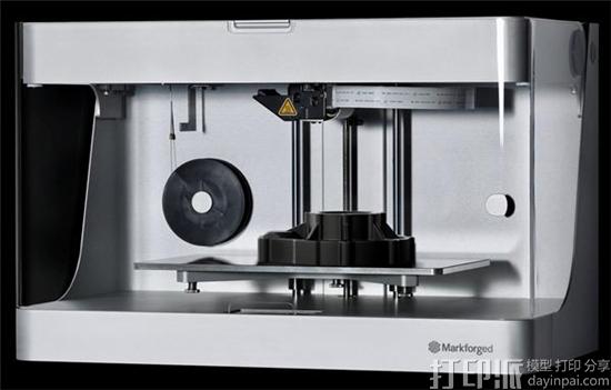 Markforged推出两款新的工业3D打印机X3和X5 扩大产品线
