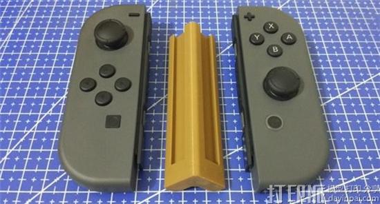 工程师开发出3D打印的Switch手柄架 可实现单手畅玩《塞尔达传说:荒野之息》