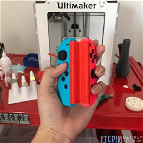 工程师开发出3D打印的Switch手柄架 可实现单手畅玩《塞尔达传说:荒野之息》