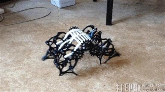 创客用3D打印制作小型仿生兽机器人 灵活度很高 创客用3D打印制作小型仿生兽机器人 灵活度很高