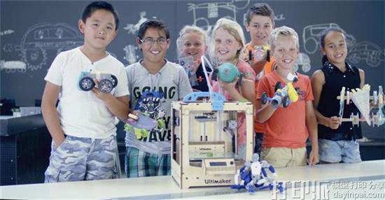 MindKits在新西兰使用奔驰面包车建立移动3D打印教育车间