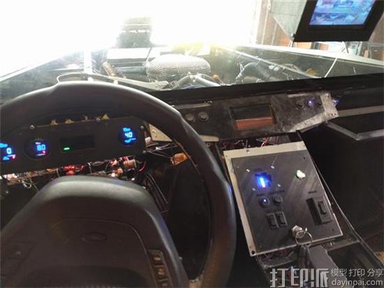 游戏玩家耗时7年利用3D打印复制出《光晕3》中的M12轻型侦察车