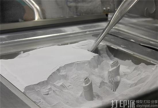 多家制造业巨头组成3i-PRINT联合团队 3D打印出大众开迪的前端结构