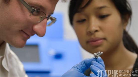 研究员用医用级钛3D打印可扩展接骨螺钉 改善骨折患者的术后恢复 研究员用医用级钛3D打印可扩展接骨螺钉 改善骨折患者的术后恢复