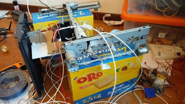 意大利18岁学生使用旧喷墨打印机和扫描仪DIY出3D打印机 成本仅10欧元
