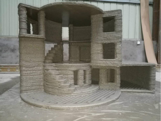 河南一公司3D打印小型别墅，3小时完成打印用了256公斤水泥 