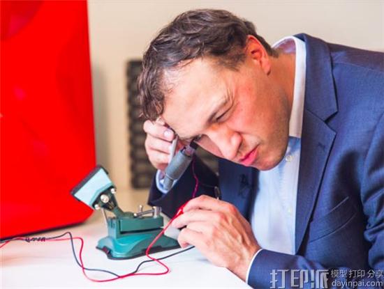 Sinterit与德国AR研究公司Rigo Herold合作打造AR数据眼镜