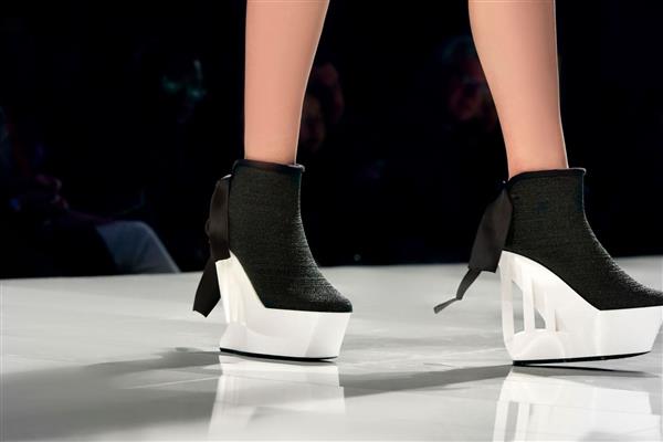 两双3D打印鞋亮相美国波特兰Fashion NXT时装周 售价175美元