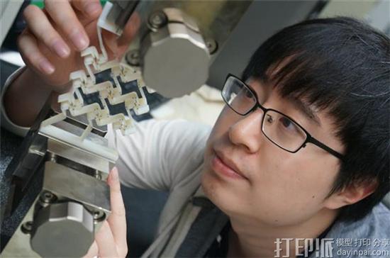 研究人员用3D打印设计出独特的序列细胞开放机制 可用于变色伪装材料