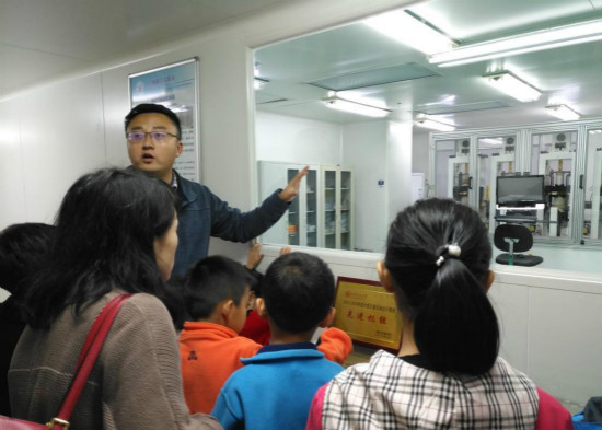“走进3D打印的奇妙世界”亲子活动在西安交通大学曲江校区顺利进行