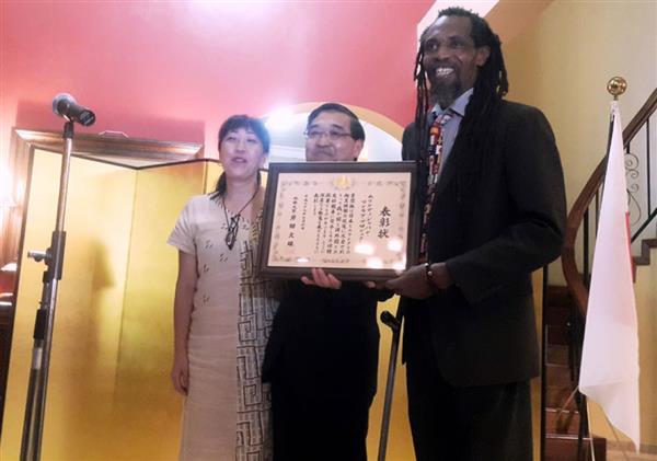 Mulindi Japan One Love为为卢旺达残障人士提供3D打印假肢