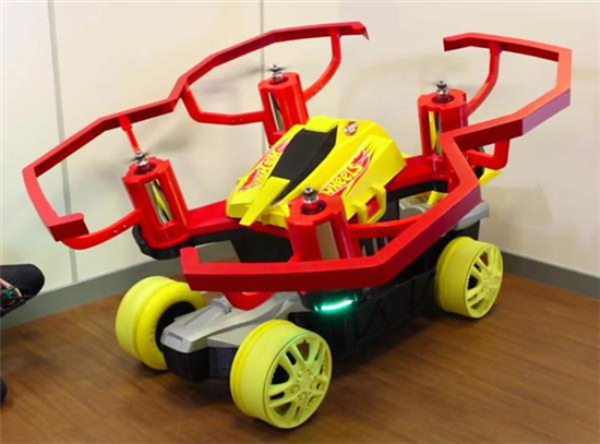 英国知名创客展示其新作：3D打印巨型风火轮赛车模型