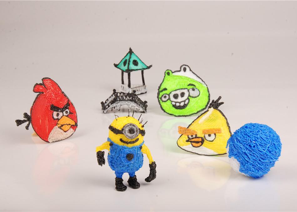 山东东营小学生走近3D打印中心 近距离触摸科技神奇