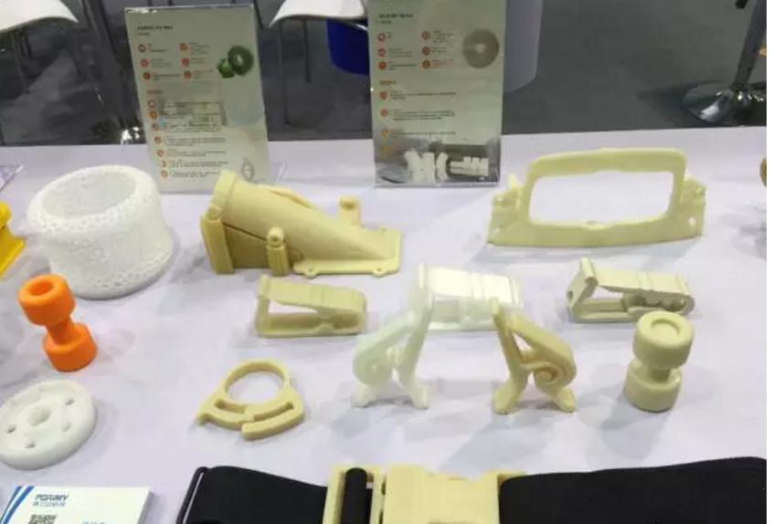 博力迈3D打印氧化锆陶瓷义齿亮相2017中国国际教育装备展