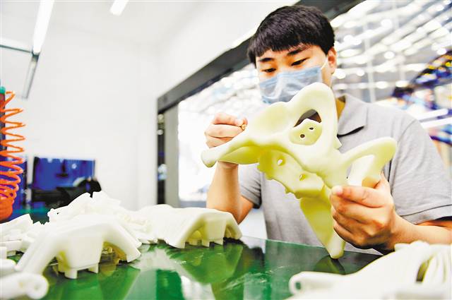 重庆华港科技助推传统产业转型升级 仅3D打印义齿就达5万多颗