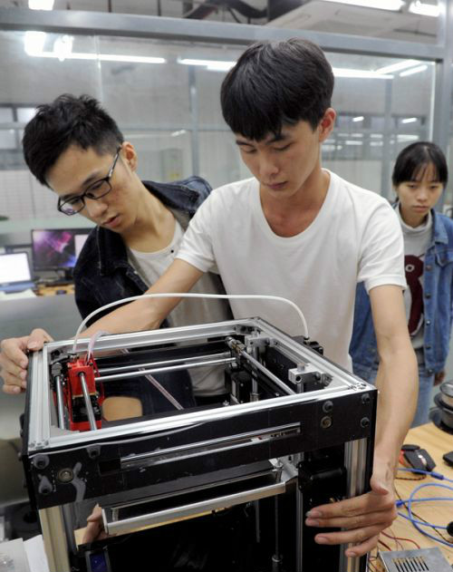 造福同学！福州大学新生用3D打印和夜光材料自制夜光路牌