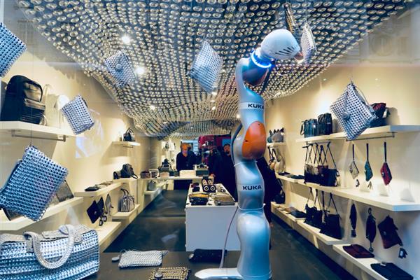 奢侈品牌Bottletop用3D打印装饰品打造出奢华的门店装饰效果