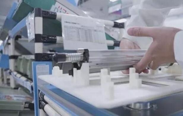 日本理光公司使用3D打印的高强度ABS夹具代替金属工具