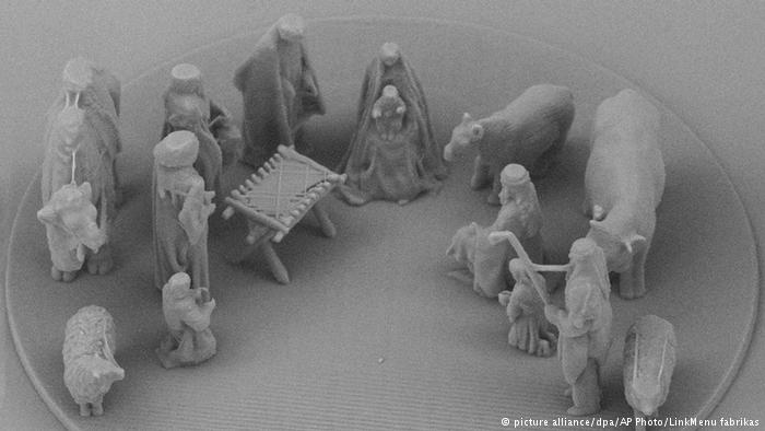 圣诞节礼物！立陶宛纳米3D打印出教皇Nanoscale诞生场面