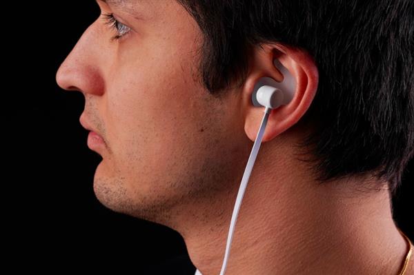 Formlabs推出刚性和灰色Pro 3D打印树脂，与3Shape团队合作推出定制耳塞