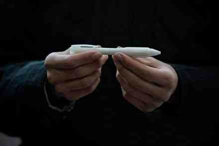 3D打印圈无名英雄助重庆16岁高中发明笔芯自动伸缩笔，屡获金奖