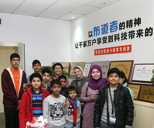 沙特阿拉伯学生实地参观创想三维，近距离接触3D打印技术