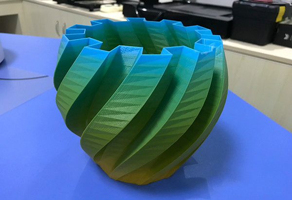 深圳创想三维推出多色渐变PLA 3d打印材料，让模型不再单调！