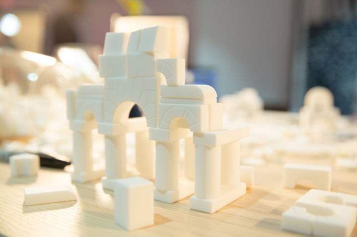 释放你的内心的孩子，玩3D爱因斯坦的积木打印副本