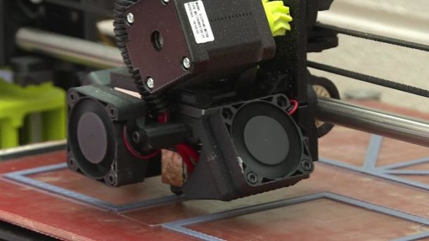 学生们在3D打印立方体卫星上希望美国宇航局发射