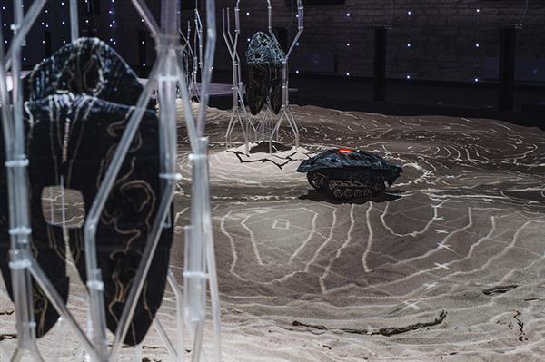 本体的机器人生境与3D打印机器人共同探索人工智能的演变